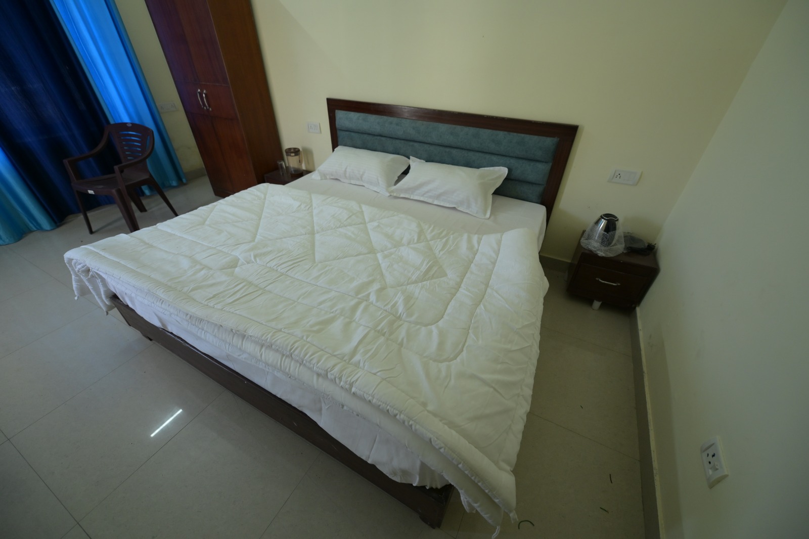 Room & Cottage
