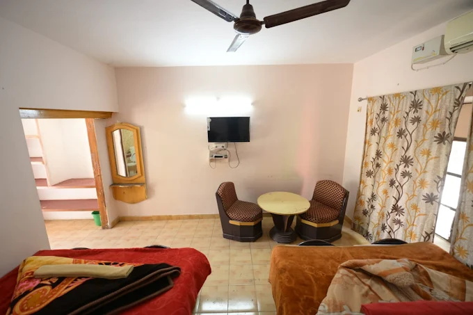 Room & Cottage