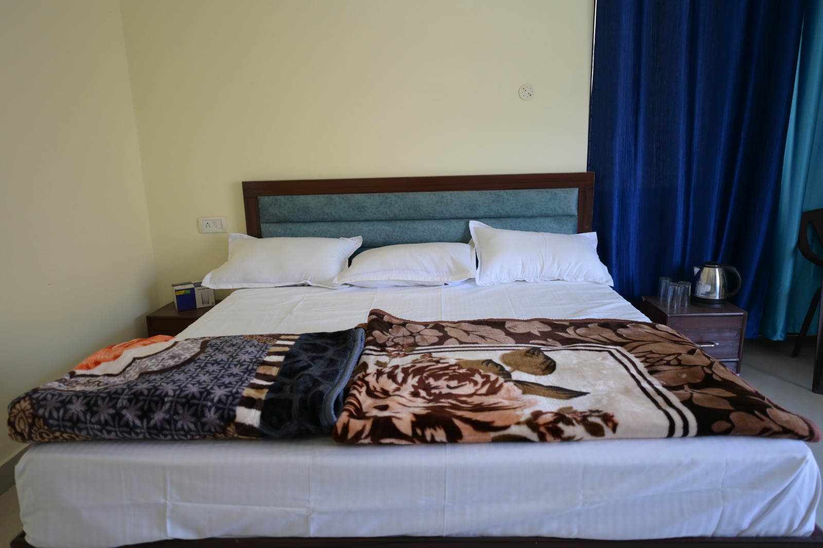 Room & Cottage