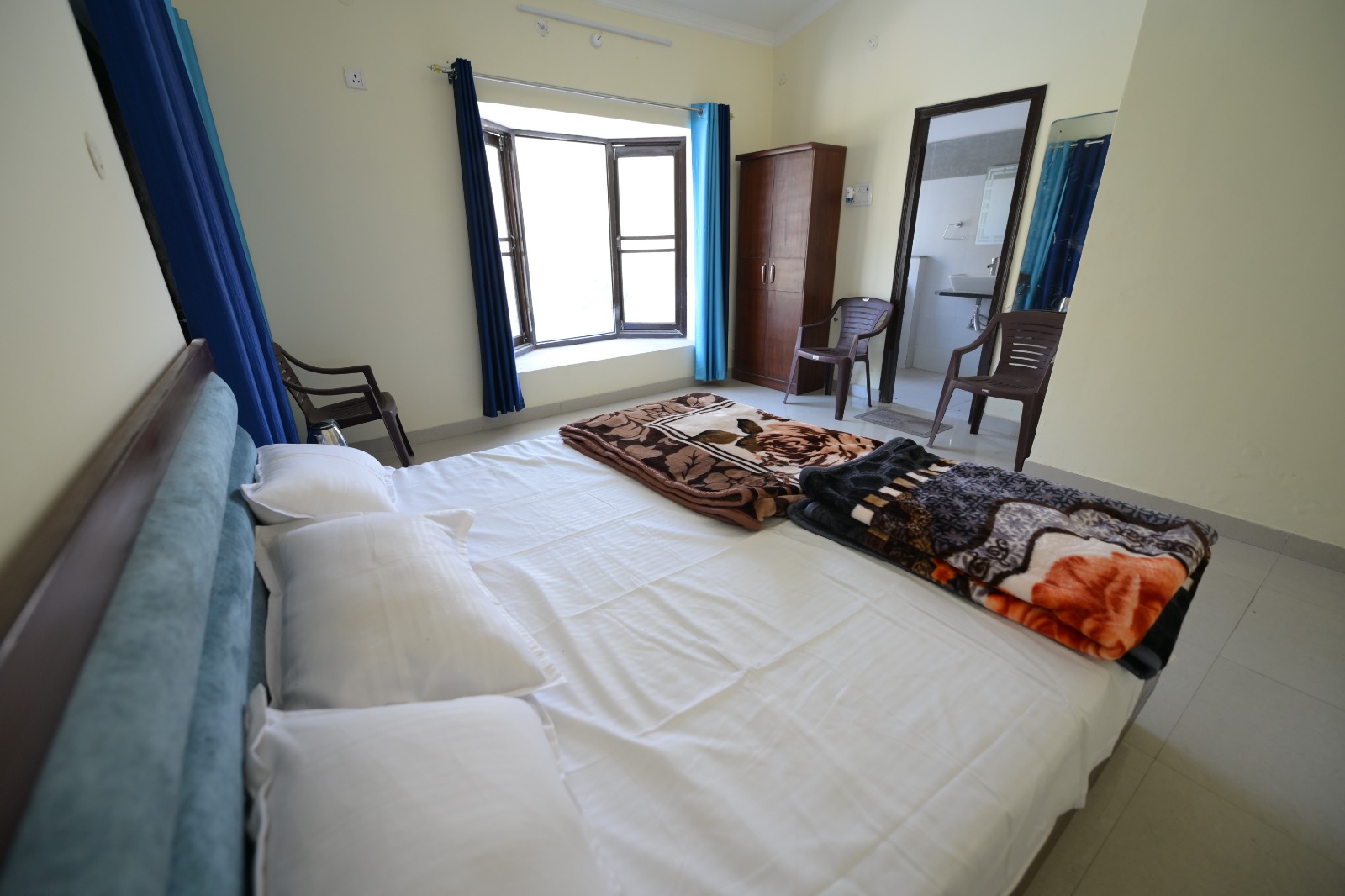 Room & Cottage